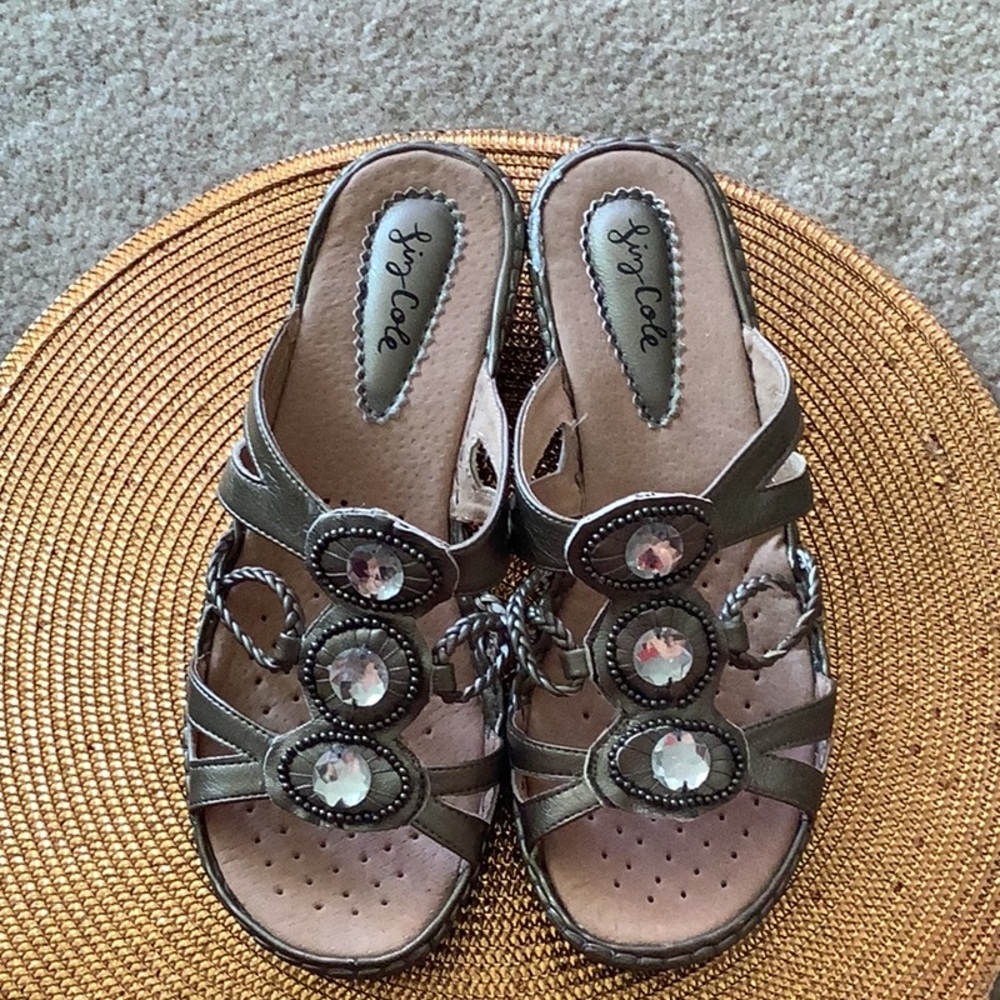 Liz Cole-sandal with Large stones size 9 Pewter color NEW wedge soles brand New